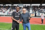 Olonisakin premiato da Perissinotto per il gol numero 200 Olonisakin premiato da Perissinotto per il gol numero 200